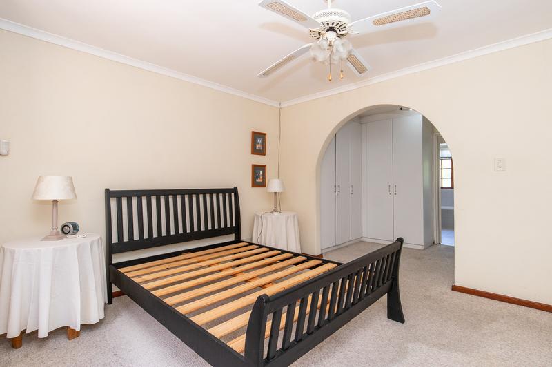 5 Bedroom Property for Sale in Constantia Western Cape